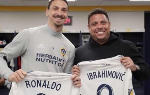 开云官网-足球偶像是罗纳尔多 伊布最崇拜的是拳王阿里！