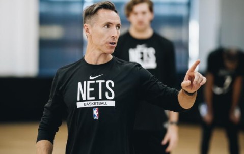 开云官网-纳什：KD想让我下课的报道并不准确 家人也会争吵